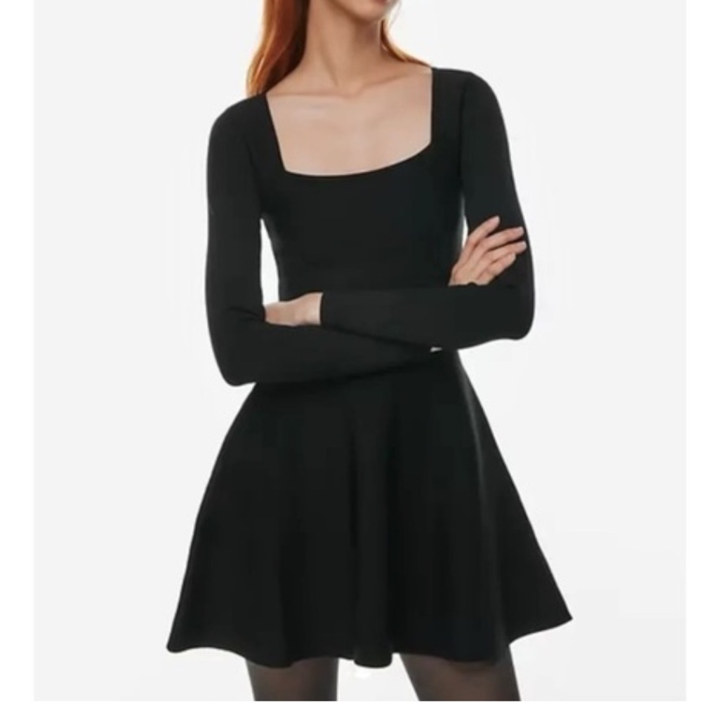Aritzia Babaton Sculpt Knit Applause Dress